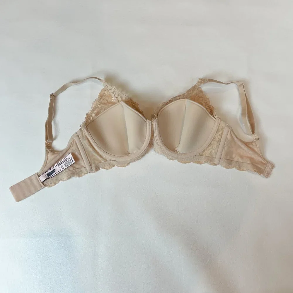 NWOT Victoria's Secret Bra 32DD Body By Victoria Lined Demi Beige Lace B654